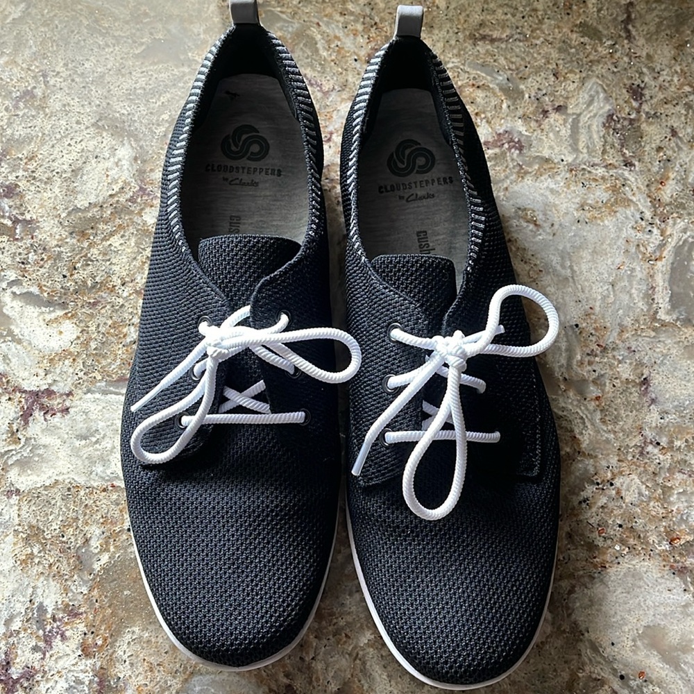 Black Mesh Clarks Cloudsteppers Women’s size 8.5